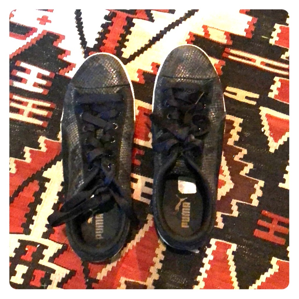 PUMA WOMENS PLATFORM SNEAKERS IN SNAKE